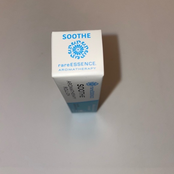 $5.00 add on 💥    RareEssence Soothe Aromatherapy Roll-On For Sore Muscles NIP - Picture 3 of 4